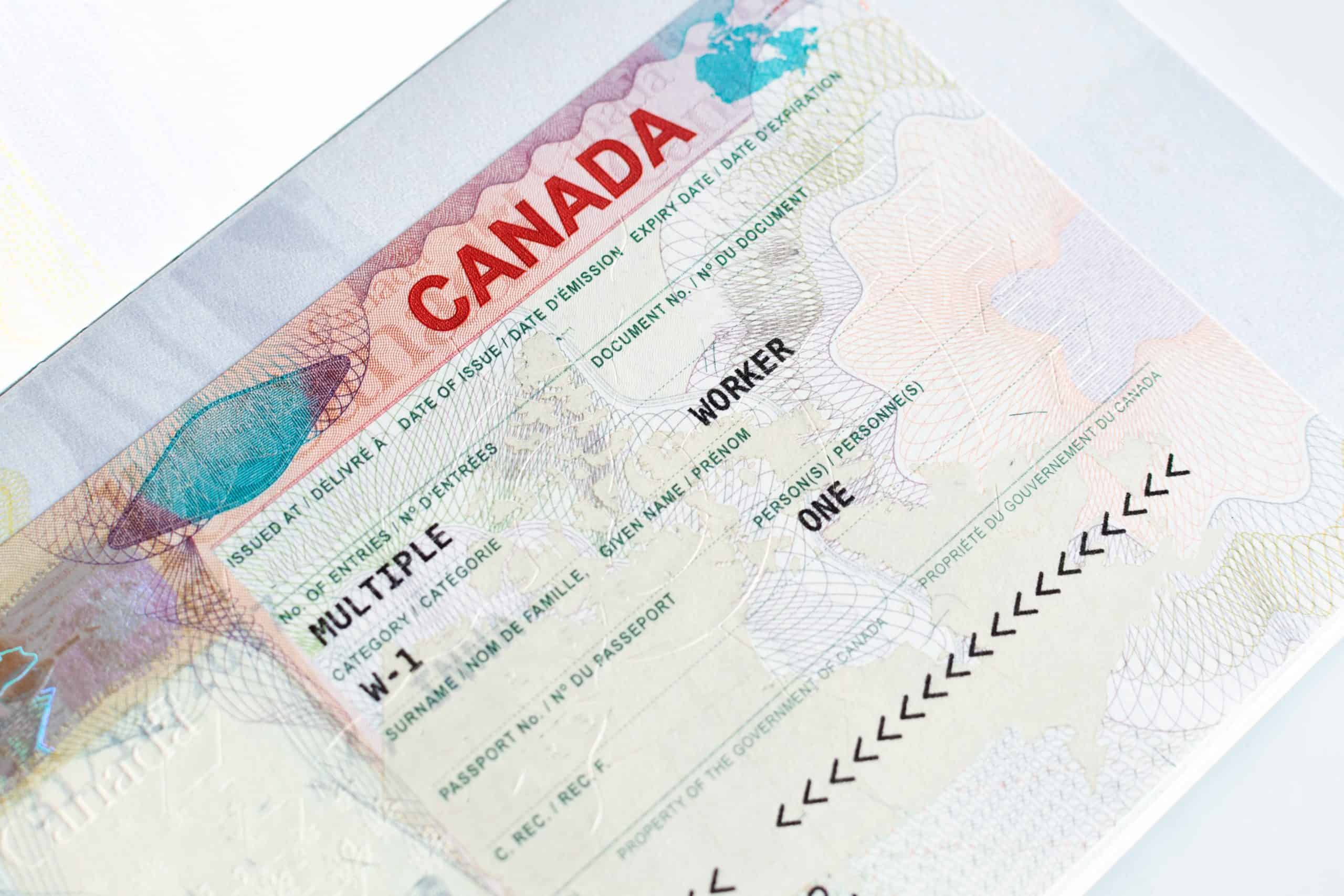 Read more about the article Ottawa allowed visitors with a work permit to leave Canada and return