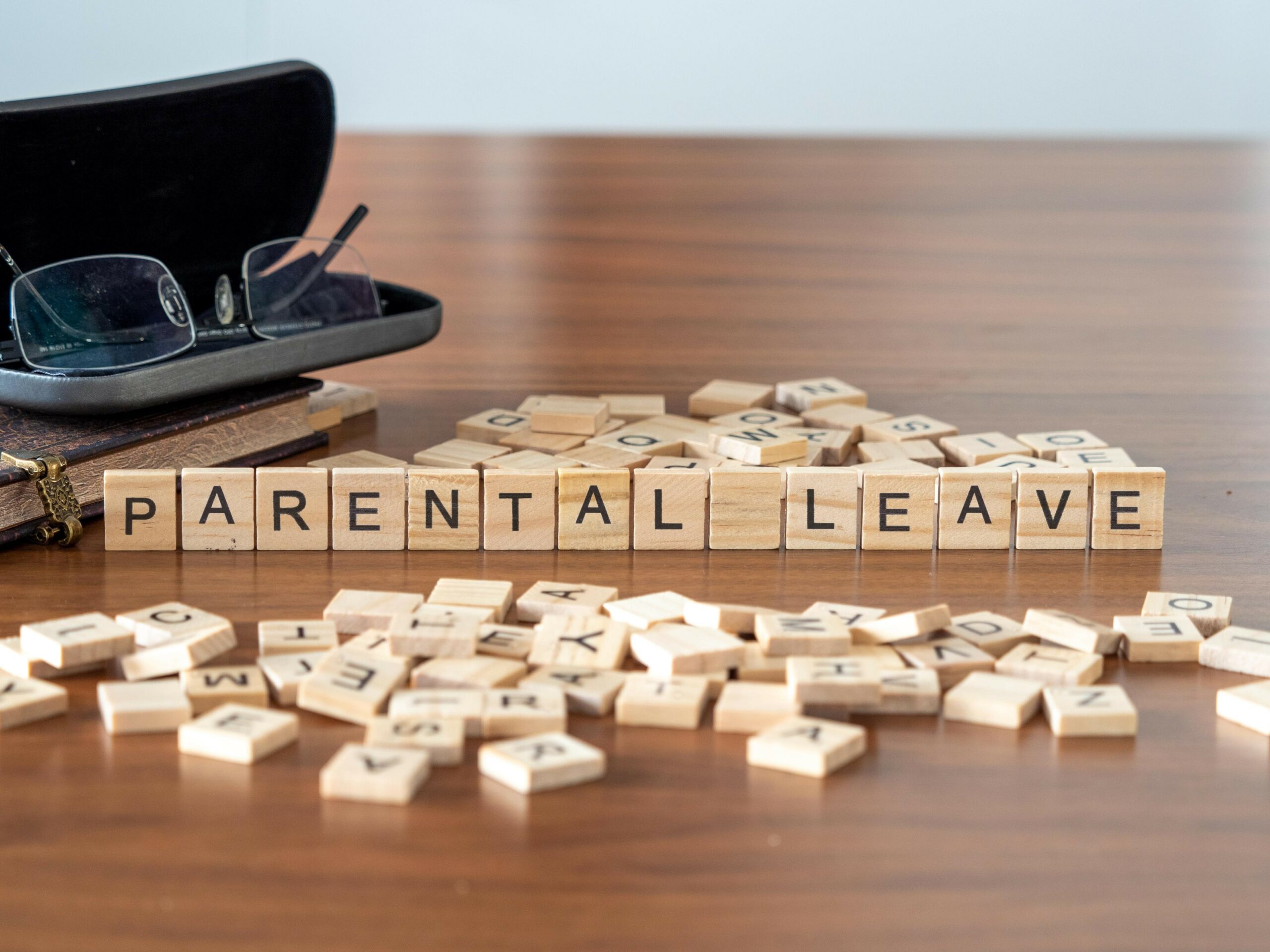 Read more about the article Navigating Parental Leave: A Guide for HR Professionals